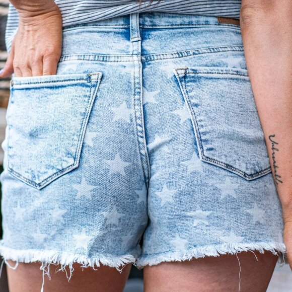 RARE Judy Blue Plus Size Star Print Mid Rise Shorts Size 3XL Blue - Picture 7 of 17
